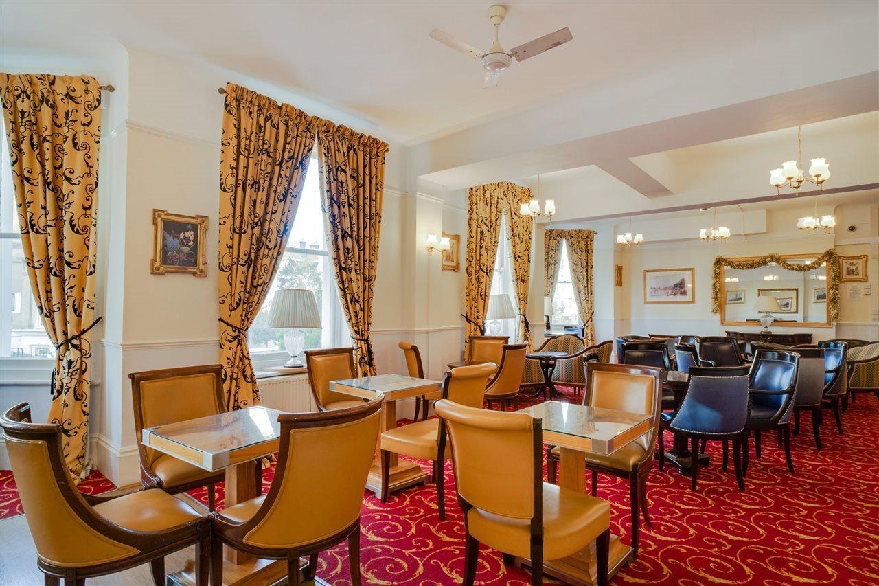Oyo The Palm Court Hotel Истбурн Экстерьер фото