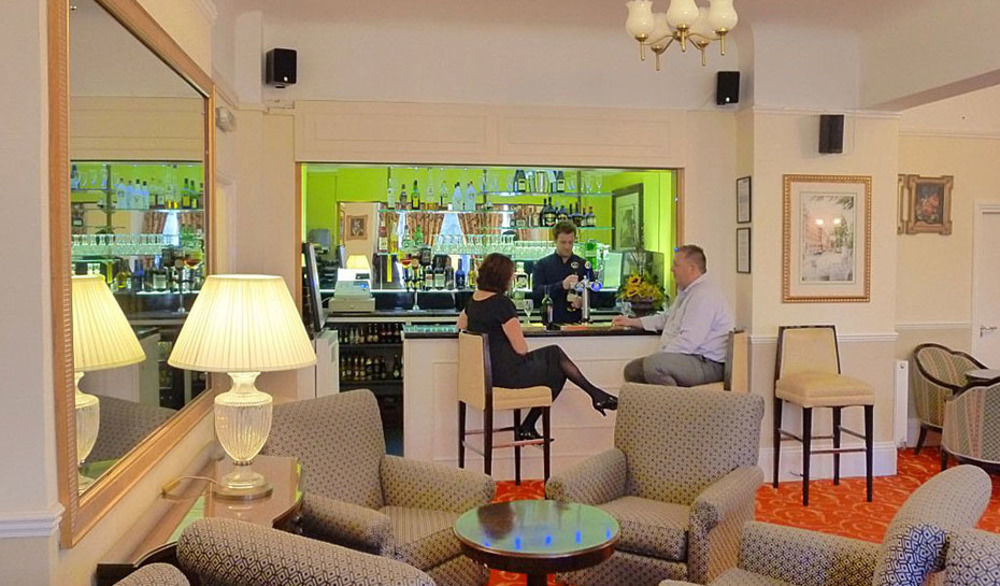 Oyo The Palm Court Hotel Истбурн Экстерьер фото